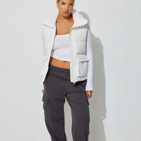 GARAGE Winter Puffer Vest - Picture 2 of 4